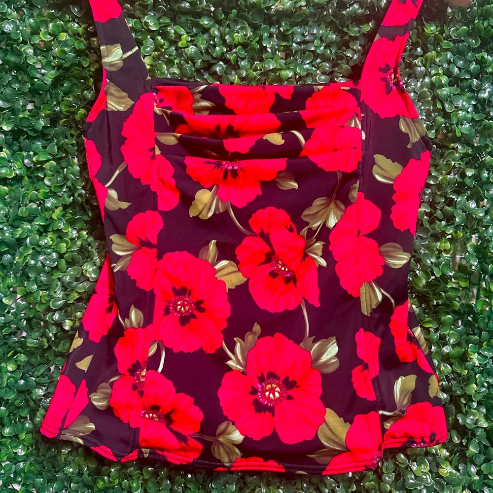 Jamaica Bay Tankini Top - Size 10 - Like New Condition - Red Floral